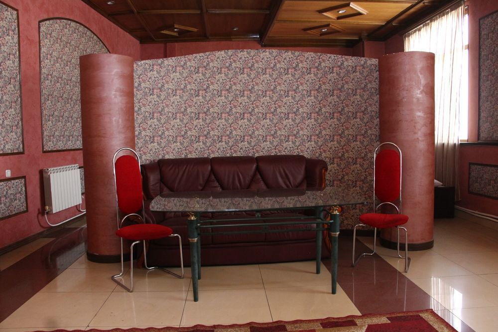 Aratta Hotel Argavand ภายนอก รูปภาพ