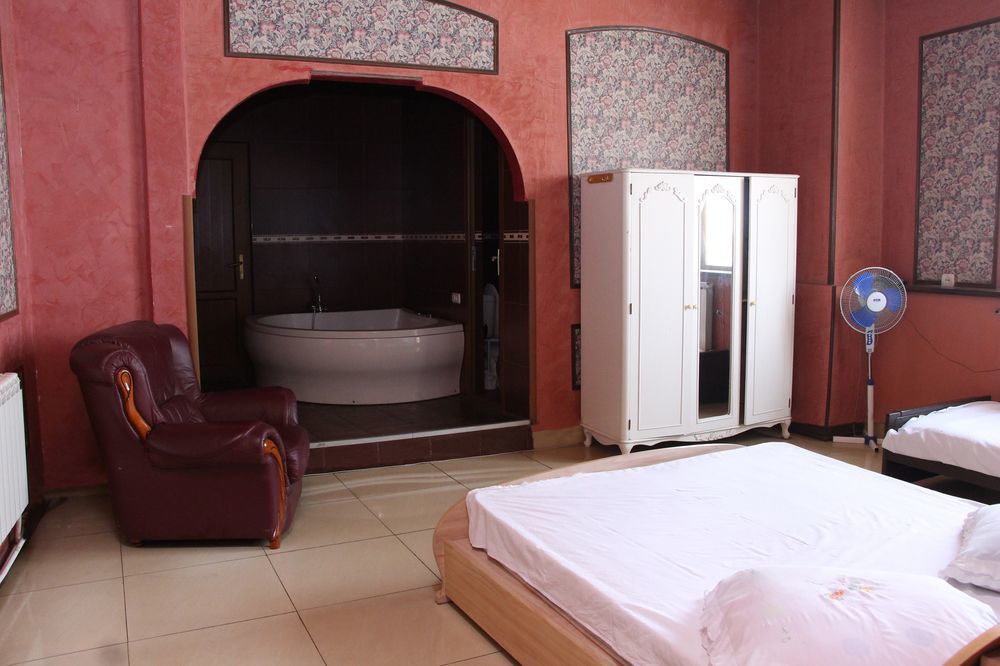 Aratta Hotel Argavand ภายนอก รูปภาพ