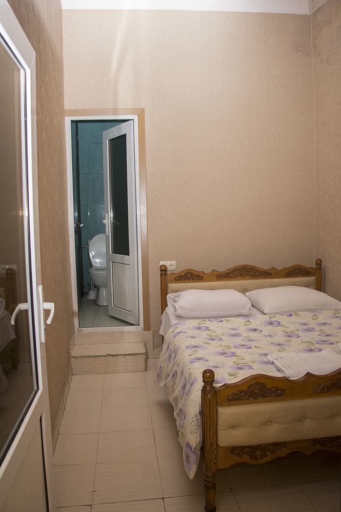 Aratta Hotel Argavand ภายนอก รูปภาพ