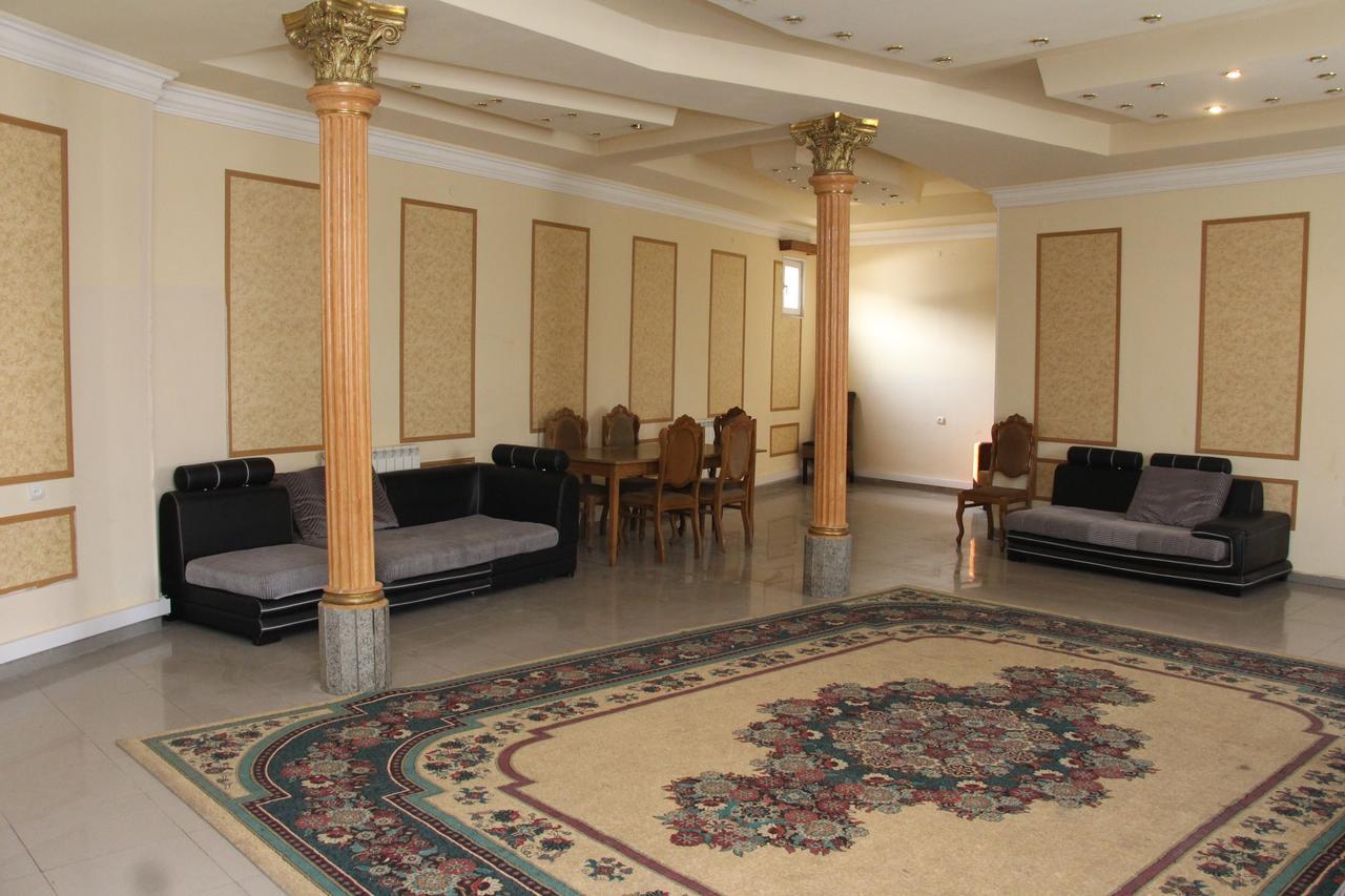 Aratta Hotel Argavand ภายนอก รูปภาพ