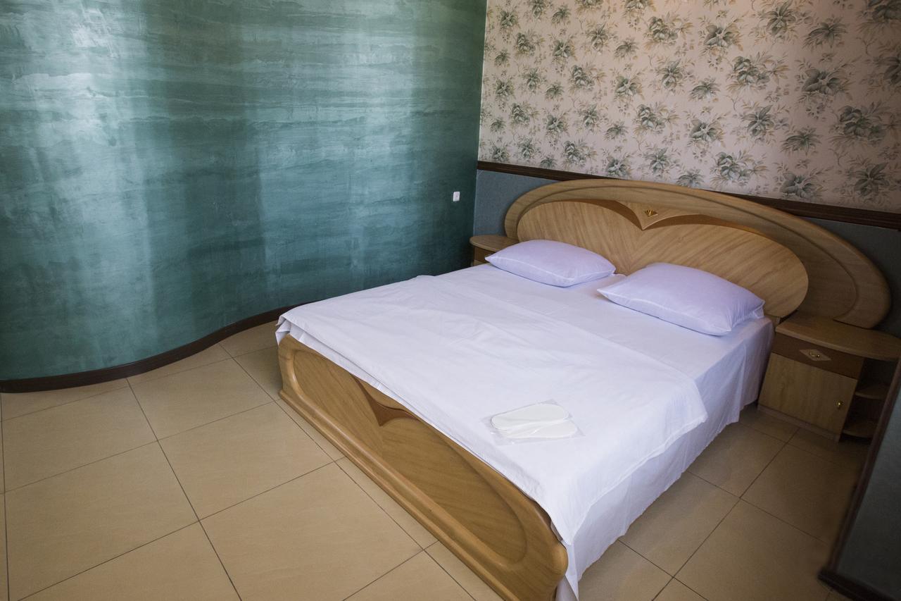Aratta Hotel Argavand ภายนอก รูปภาพ