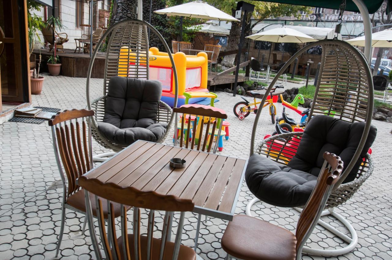 Aratta Hotel Argavand ภายนอก รูปภาพ