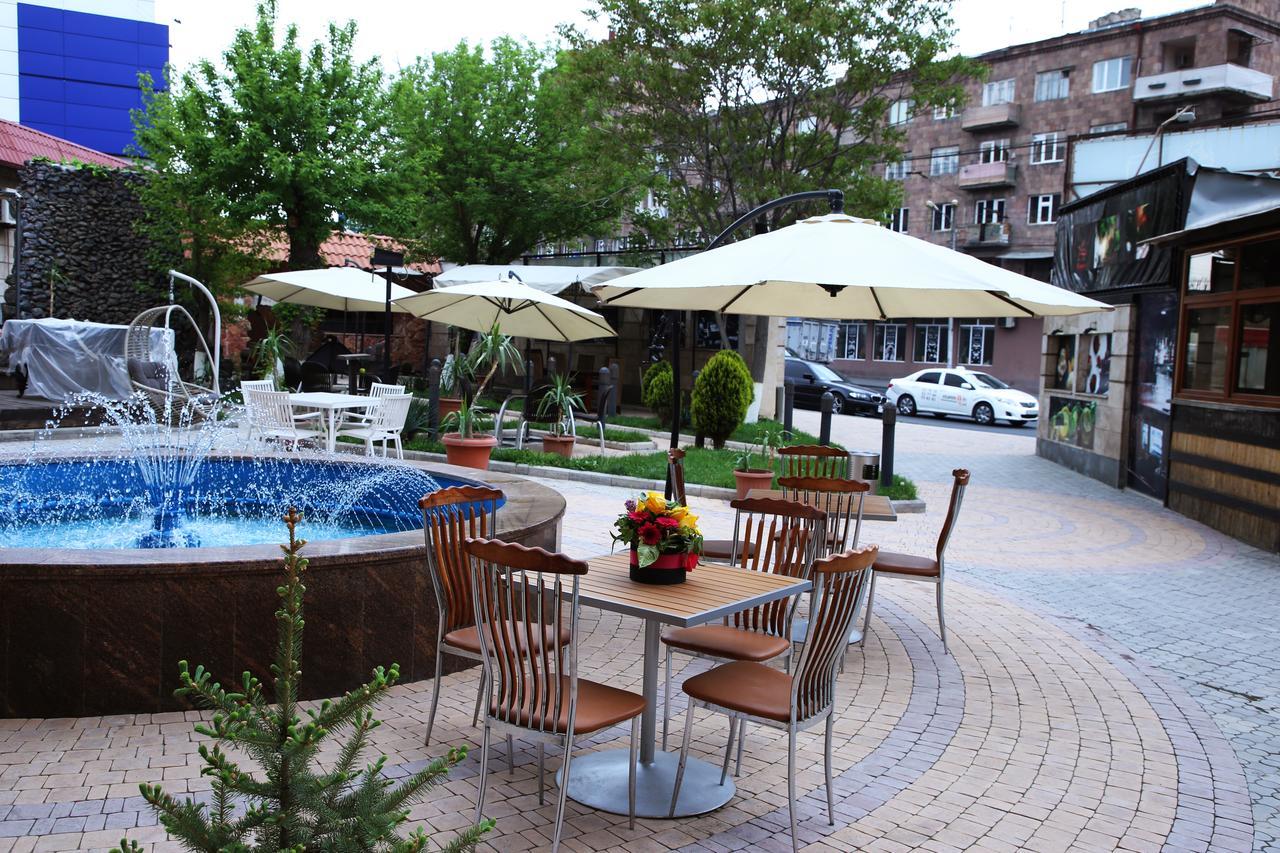 Aratta Hotel Argavand ภายนอก รูปภาพ