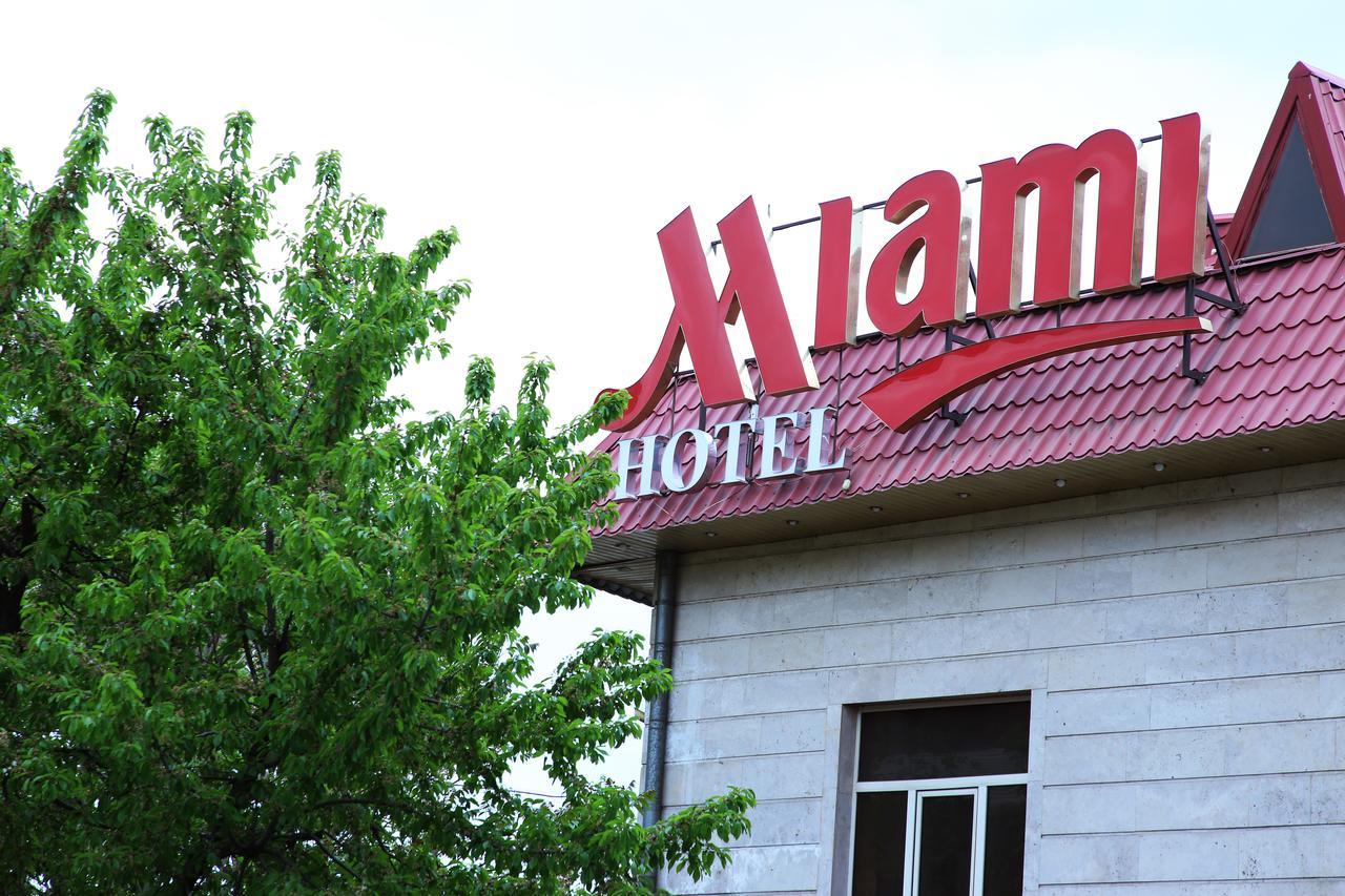 Aratta Hotel Argavand ภายนอก รูปภาพ