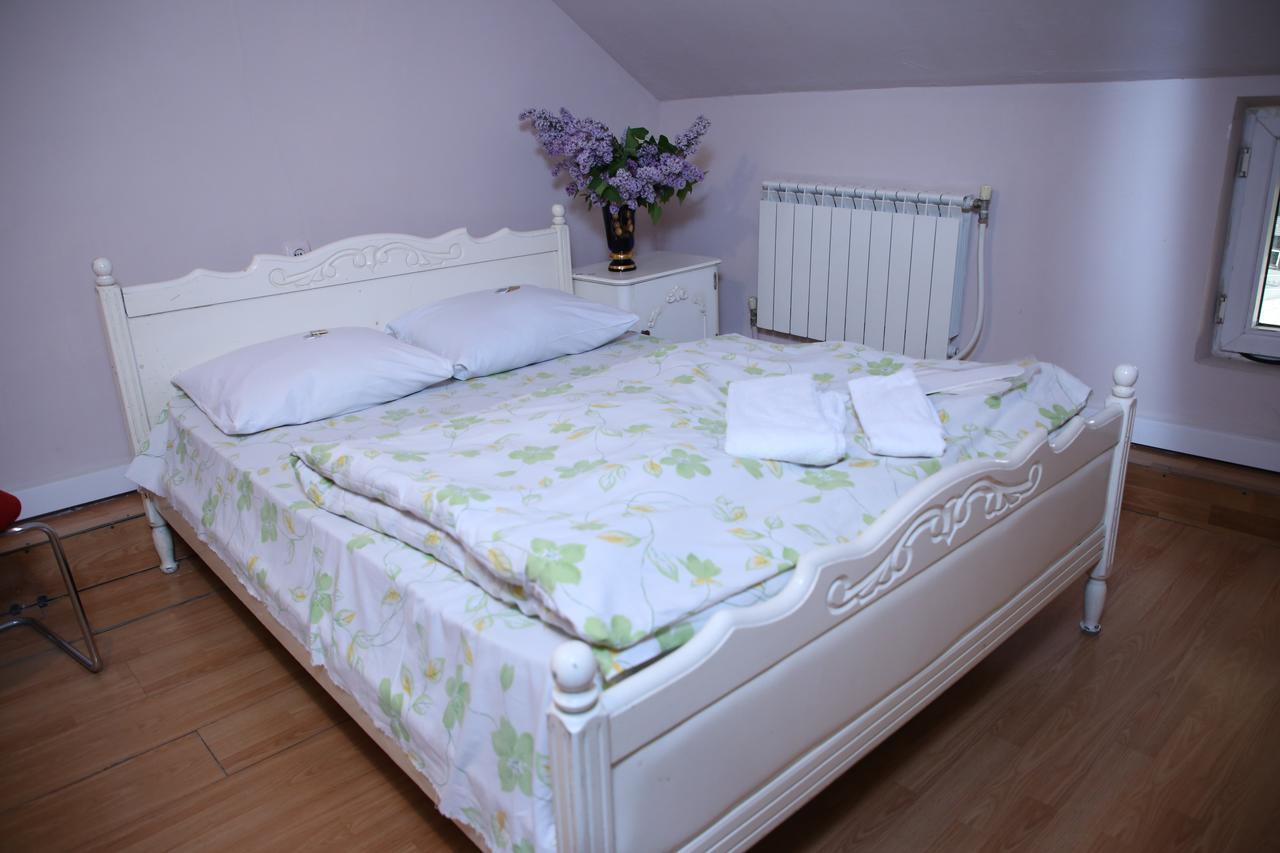 Aratta Hotel Argavand ภายนอก รูปภาพ