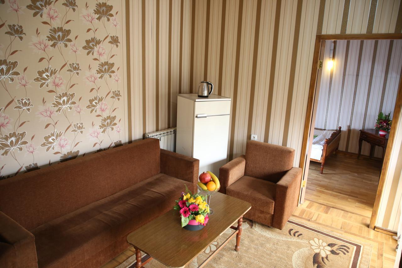 Aratta Hotel Argavand ภายนอก รูปภาพ