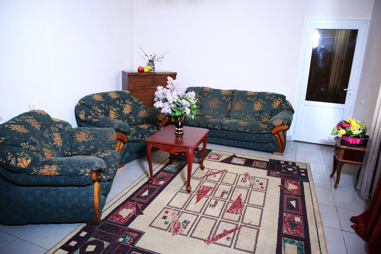 Aratta Hotel Argavand ภายนอก รูปภาพ