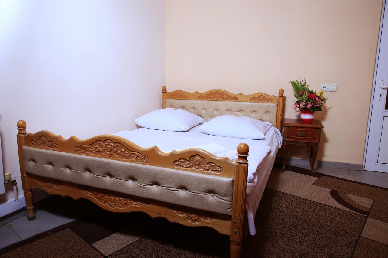 Aratta Hotel Argavand ภายนอก รูปภาพ
